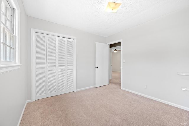 95 Pine Dr, Lynchburg, VA 24502