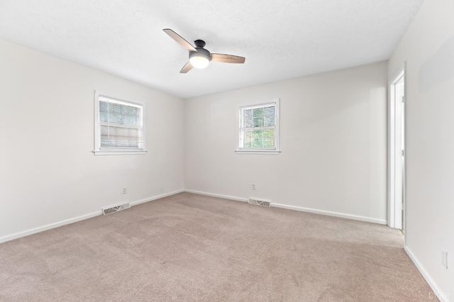 95 Pine Dr, Lynchburg, VA 24502