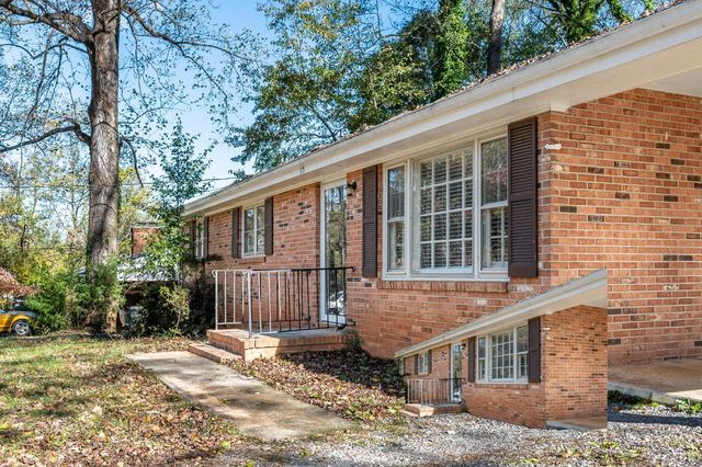 95 Pine Dr, Lynchburg, VA 24502