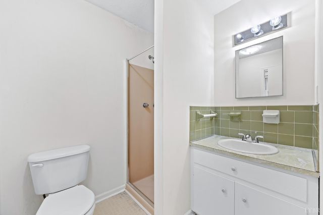 95 Pine Dr, Lynchburg, VA 24502