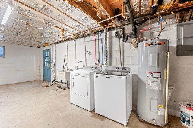 95 Pine Dr, Lynchburg, VA 24502