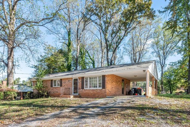 95 Pine Dr, Lynchburg, VA 24502