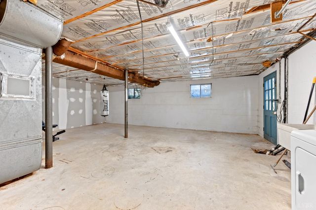 95 Pine Dr, Lynchburg, VA 24502