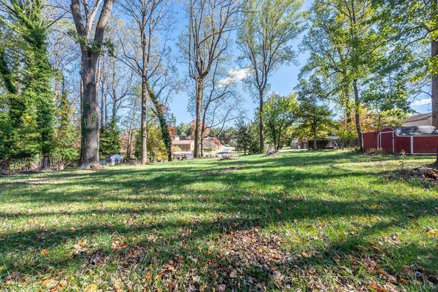 95 Pine Dr, Lynchburg, VA 24502