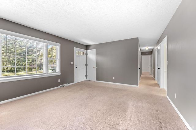 95 Pine Dr, Lynchburg, VA 24502