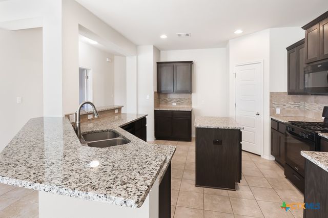 105 Leather Oak Loop, San Marcos, TX 78666