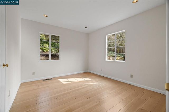 110 110 Moraga Way, Orinda, CA 94563