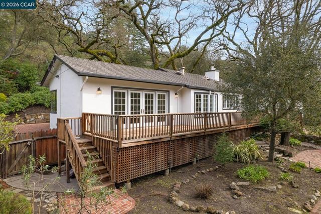 110 110 Moraga Way, Orinda, CA 94563