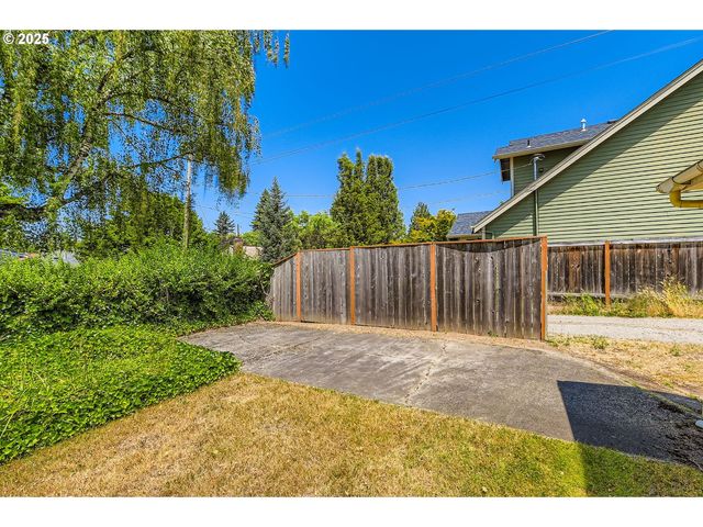 4949 N WILLAMETTE Blvd, Portland, OR 97203