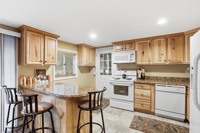 30 Hickory Lane, Moultonborough, NH 03254