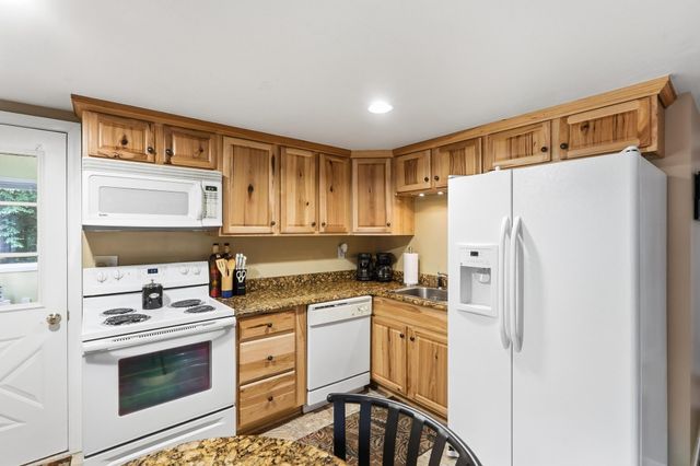 30 Hickory Lane, Moultonborough, NH 03254