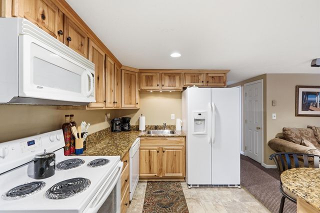 30 Hickory Lane, Moultonborough, NH 03254