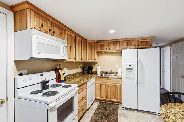 30 Hickory Lane, Moultonborough, NH 03254
