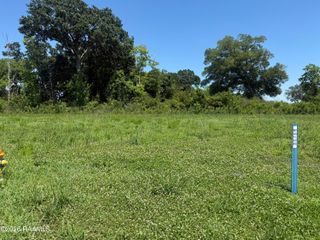 621 Whispering Meadows Road, Broussard, LA 70518