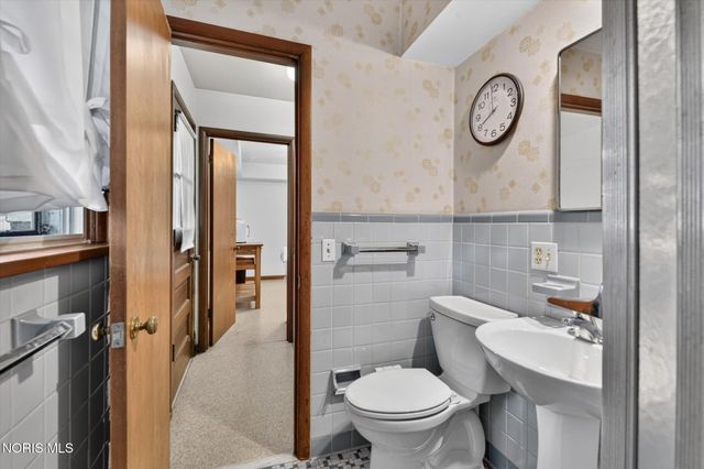 6011 Holliday Drive, Toledo, OH 43611