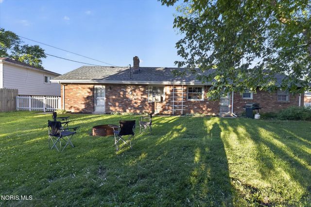 6011 Holliday Drive, Toledo, OH 43611