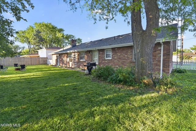 6011 Holliday Drive, Toledo, OH 43611