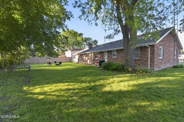 6011 Holliday Drive, Toledo, OH 43611