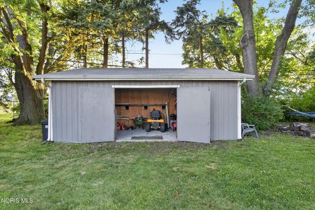 6011 Holliday Drive, Toledo, OH 43611