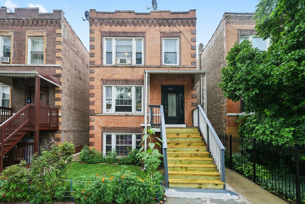 3140 N Ridgeway Avenue, Chicago, IL 60618
