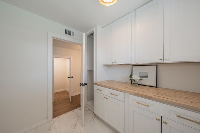 710 Meadow Lake Drive, Lakewood Village, TX 75068