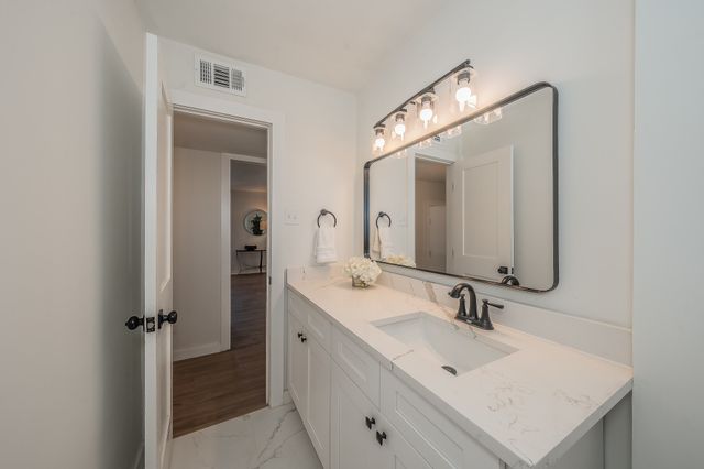 710 Meadow Lake Drive, Lakewood Village, TX 75068