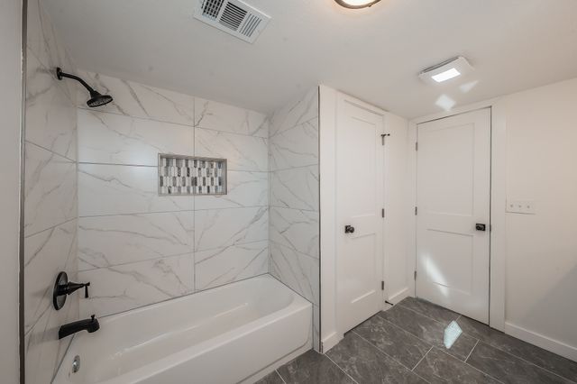 710 Meadow Lake Drive, Lakewood Village, TX 75068