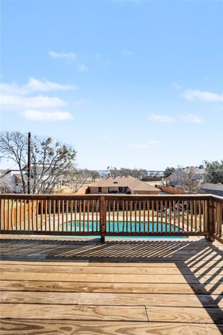 710 Meadow Lake Drive, Lakewood Village, TX 75068