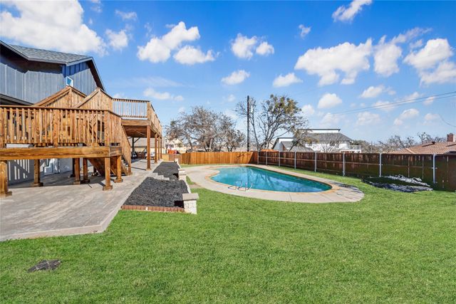 710 Meadow Lake Drive, Lakewood Village, TX 75068