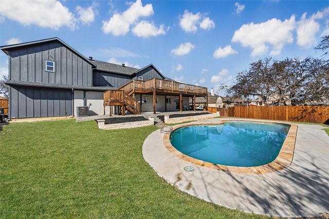 710 Meadow Lake Drive, Lakewood Village, TX 75068