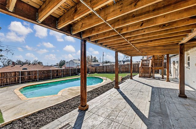 710 Meadow Lake Drive, Lakewood Village, TX 75068