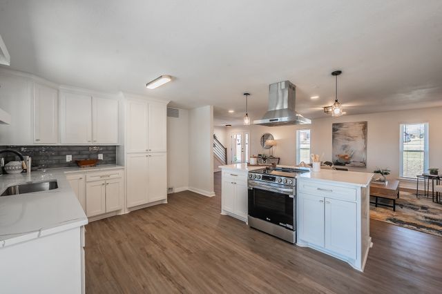 710 Meadow Lake Drive, Lakewood Village, TX 75068