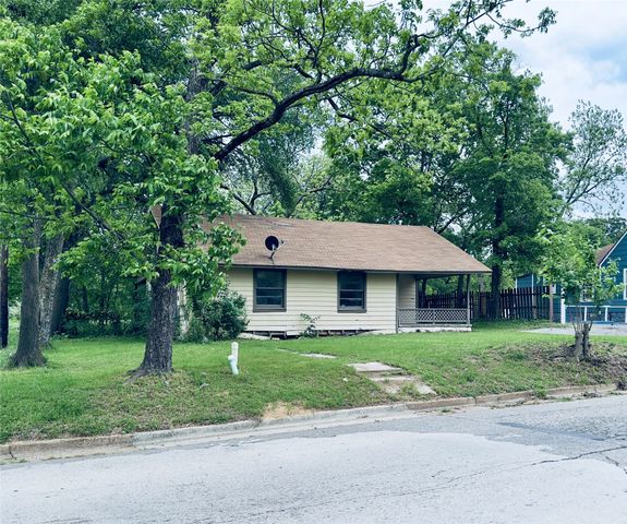 228 League Street S, Sulphur Springs, TX 75482