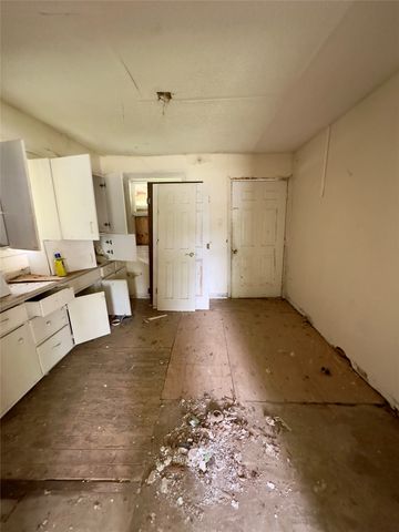 228 League Street S, Sulphur Springs, TX 75482