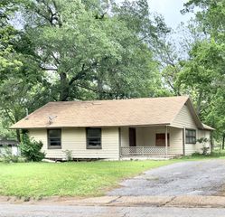228 League Street S, Sulphur Springs, TX 75482