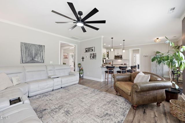 124 Shady Oaks Drive, Benson, NC 27504