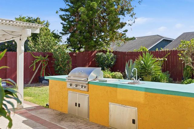 940 Stern Lane, Oxnard, CA 93035