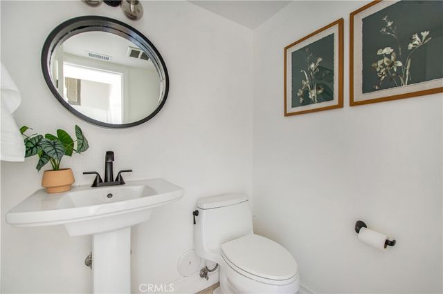 19 Seabird Court, Newport Beach, CA 92663
