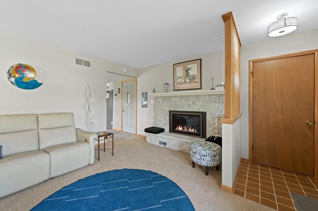 3334 N Argonne DRIVE, Milwaukee, WI 53222