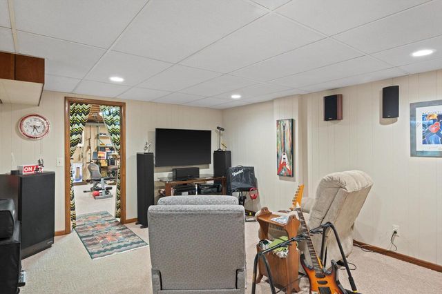 3334 N Argonne DRIVE, Milwaukee, WI 53222