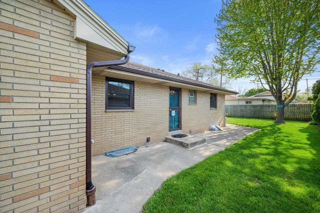 3334 N Argonne DRIVE, Milwaukee, WI 53222