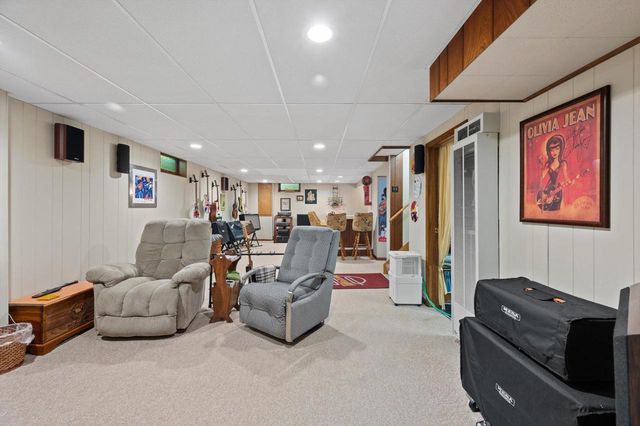 3334 N Argonne DRIVE, Milwaukee, WI 53222