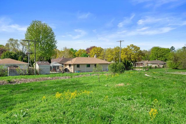 3334 N Argonne DRIVE, Milwaukee, WI 53222
