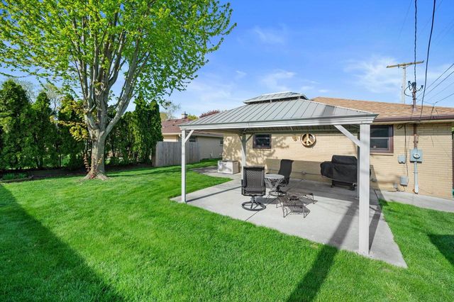 3334 N Argonne DRIVE, Milwaukee, WI 53222