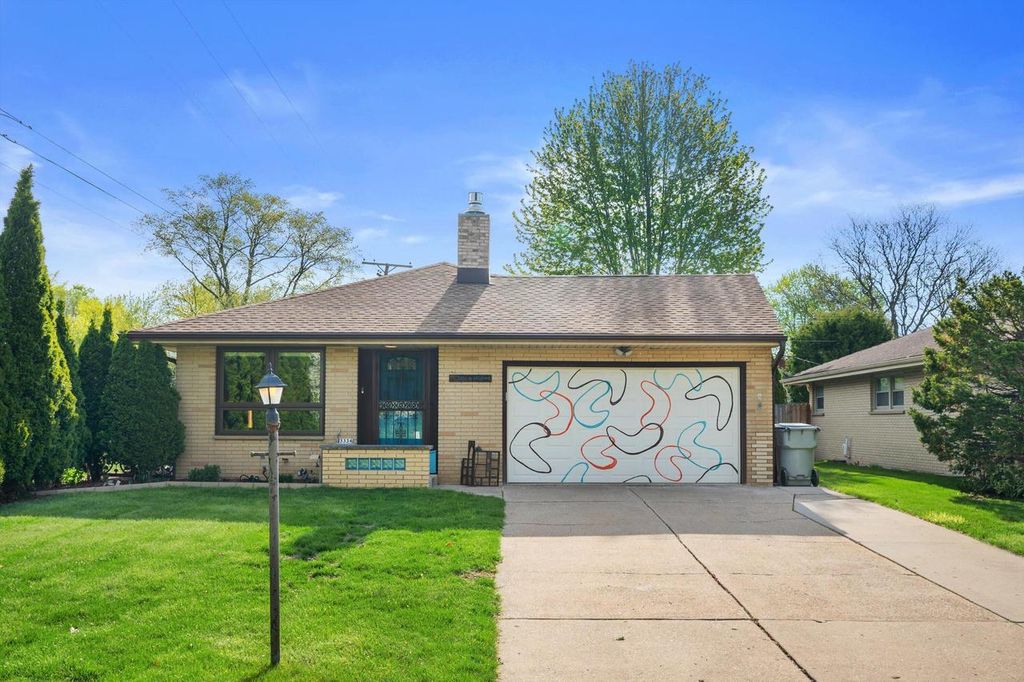 3334 N Argonne DRIVE, Milwaukee, WI 53222