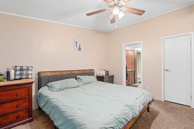 310 Glenwood Street, Gainesville, TX 76240