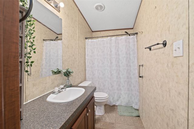 310 Glenwood Street, Gainesville, TX 76240