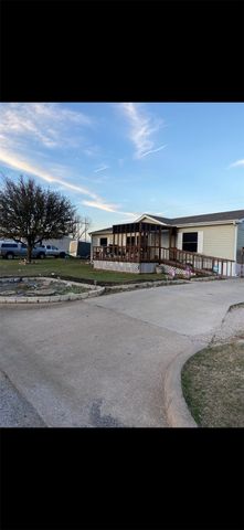 310 Glenwood Street, Gainesville, TX 76240