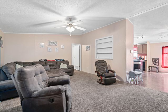 310 Glenwood Street, Gainesville, TX 76240