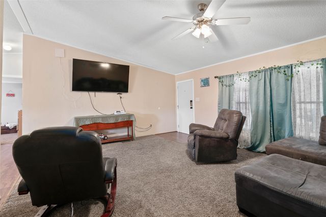 310 Glenwood Street, Gainesville, TX 76240